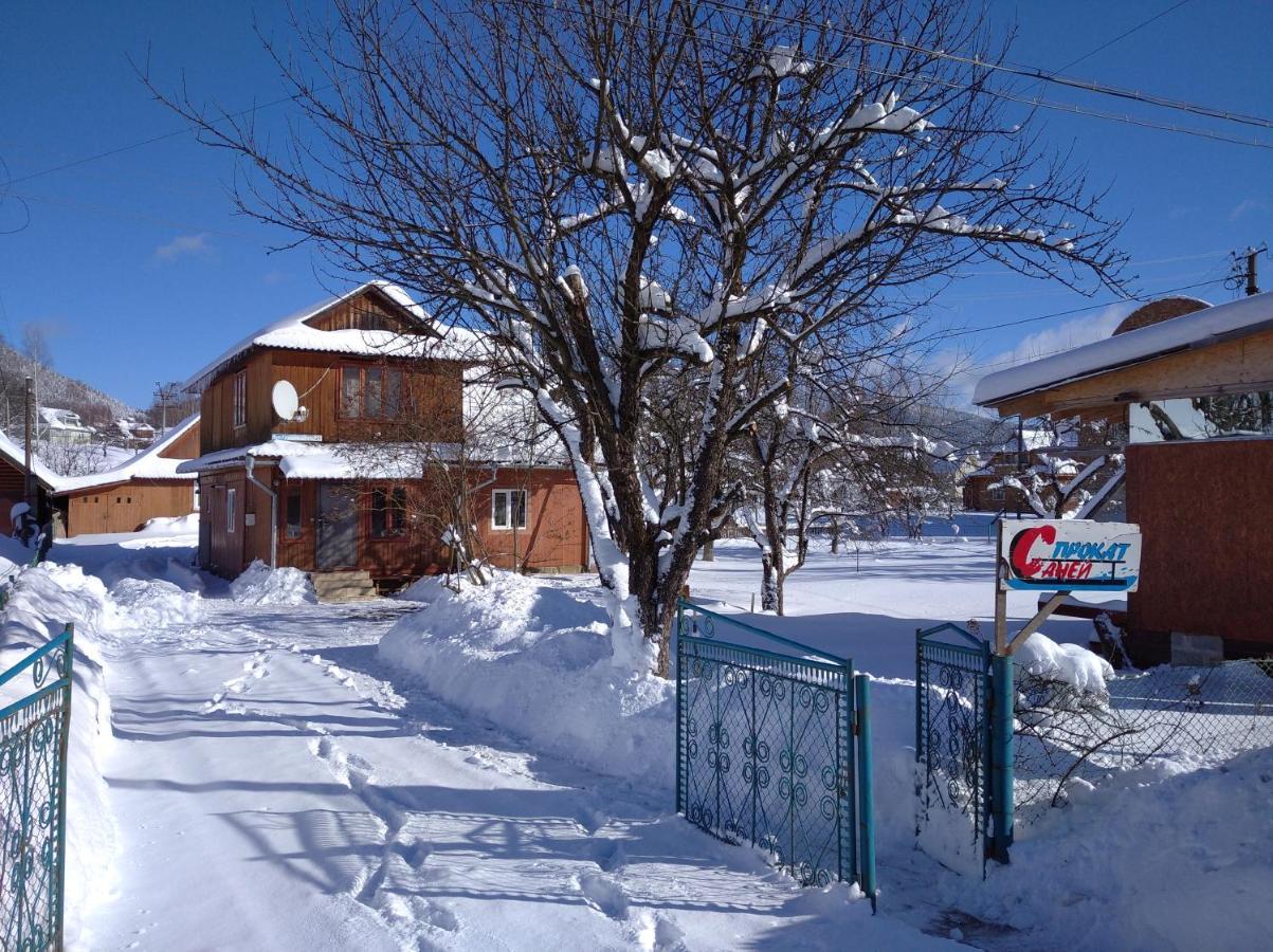 Комфортні Номери 米库利钦 外观 照片